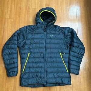 Men’s Arcteryx Puffer Jacket Size XL